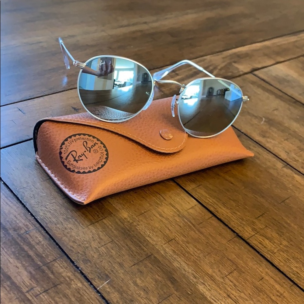 Ray-Ban Round Metal Frame Silver Sunglasses